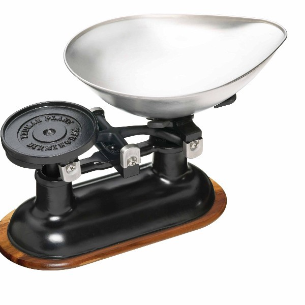 BALANCE SCALE CAST IRON/ WOODEN KITCHEN CRAFT